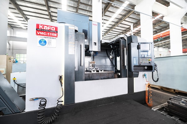 Pusat pemesinan CNC vertikal